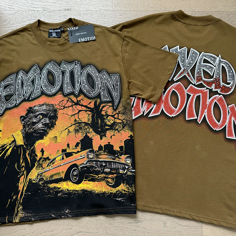 Polera Mixed Emotion Zombie y Auto Clásico - Marrón